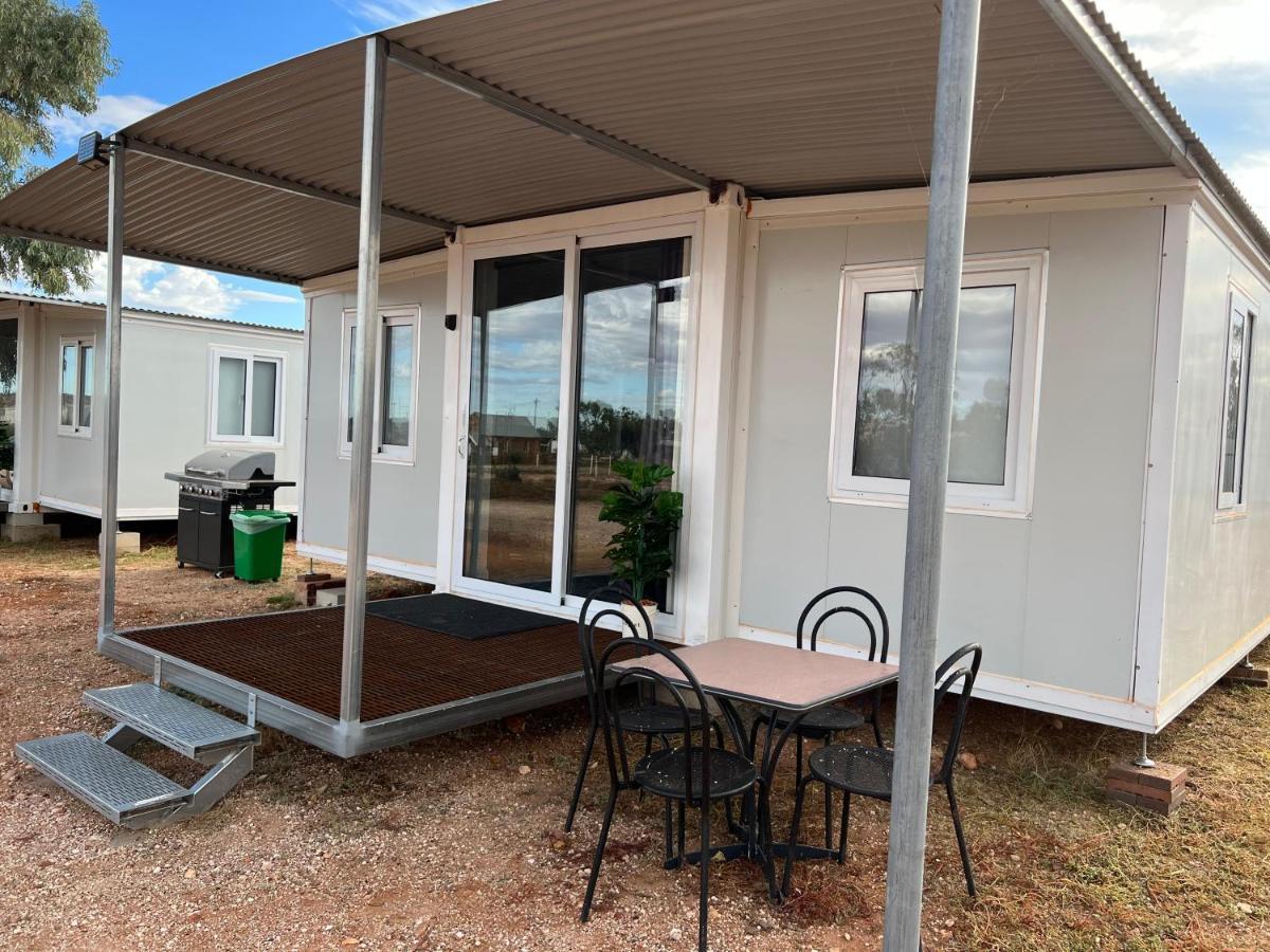 White Cliffs Self Contained Cabin Accommodation Екстериор снимка